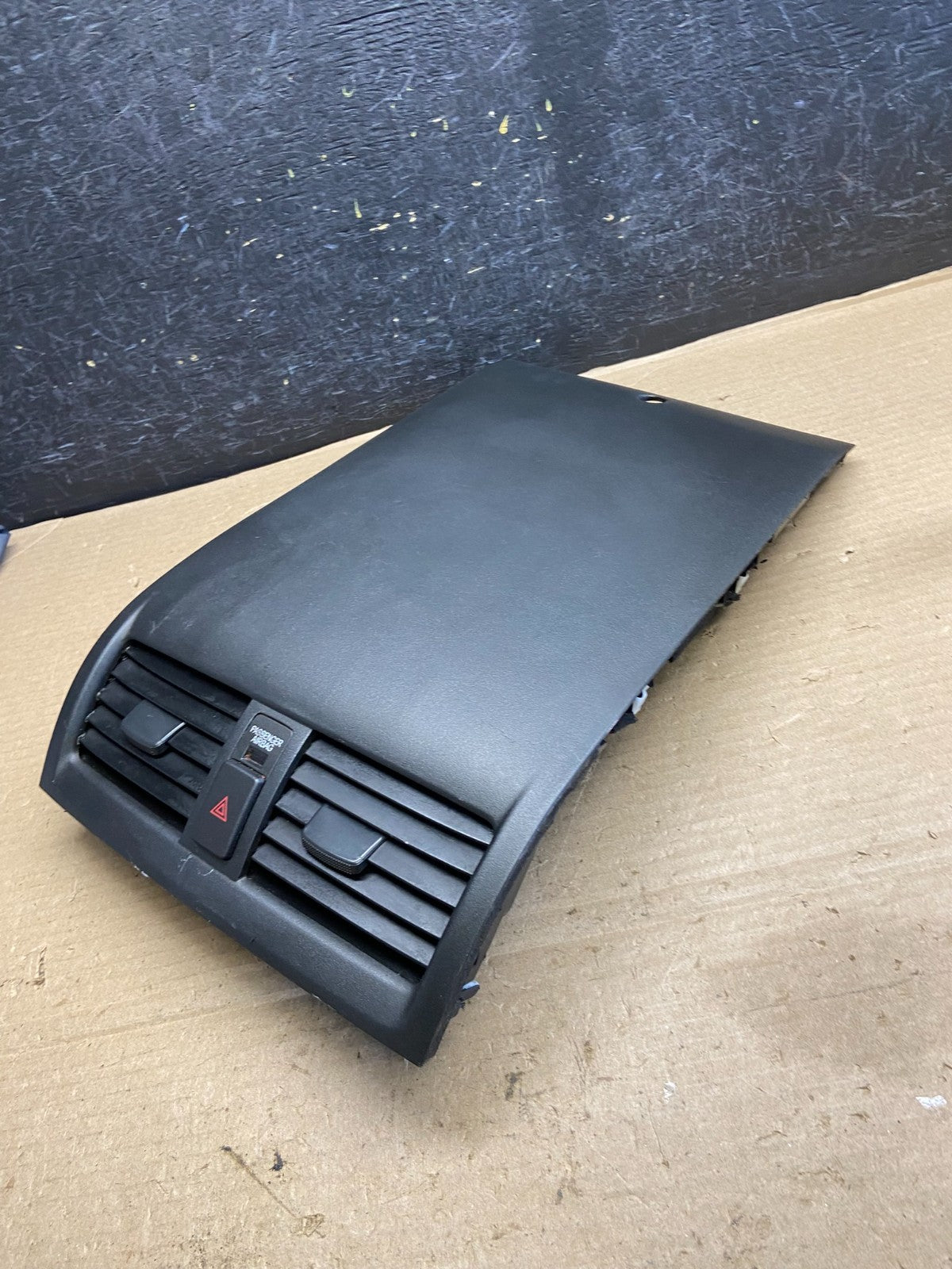 2003 to 2007 Honda Accord Front Center Panel Clock Air Vent AH3631 DG4