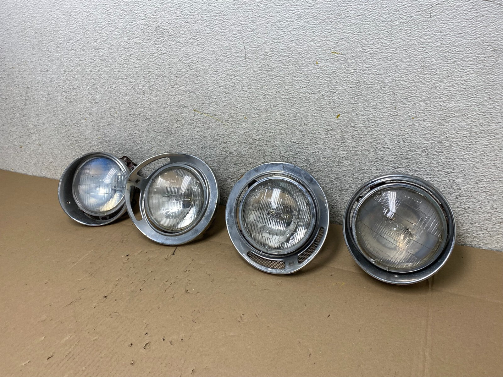 1975 to 1979 Jaguar XJ12 Right+Left Side Headlights J87471