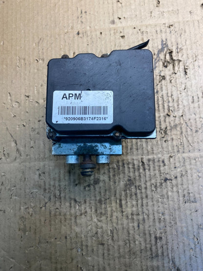 2009 to 2014 Cadillac Escalade ABS AntiLock Brake Pump Control 22910906 AB35100