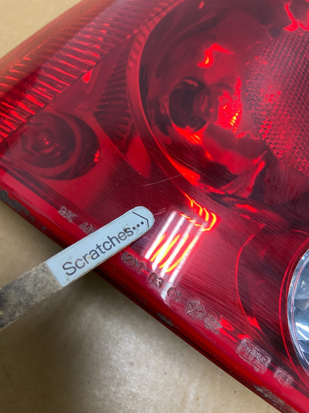 2004 2005 2006 Chrysler Pacifica Left Driver LH Tail Light AD8919 DW3