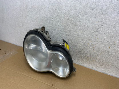 2005 to 2007 Mercedes-Benz C-Class Right Passenger Side Headlight AH7721 DW2