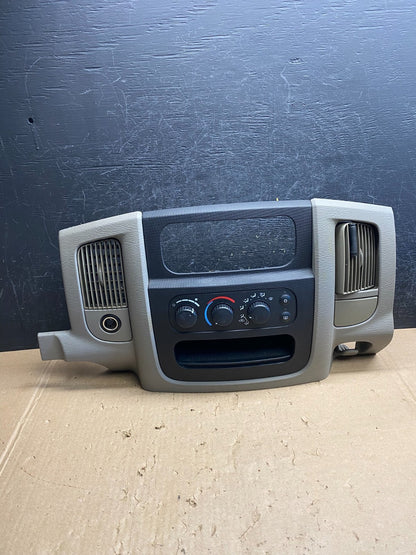 2002 to 2005 Dodge Ram Radio Climate Control Dash Air Vent Bezel Trim aj1323 DG0