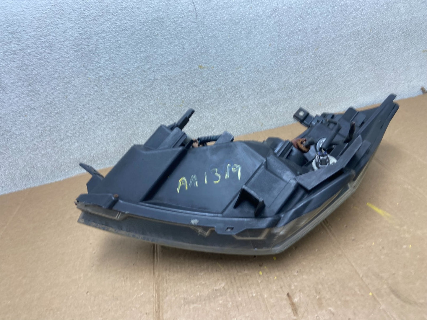 2004 to 2009 Nissan Quest Right Passenger RH Black Headlight AA1319 DW7