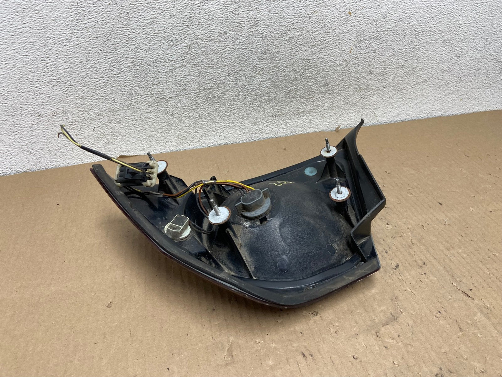 2000 - 2005 Chevrolet Impala Left Driver Lh Side Tail Light AG8002 LK6