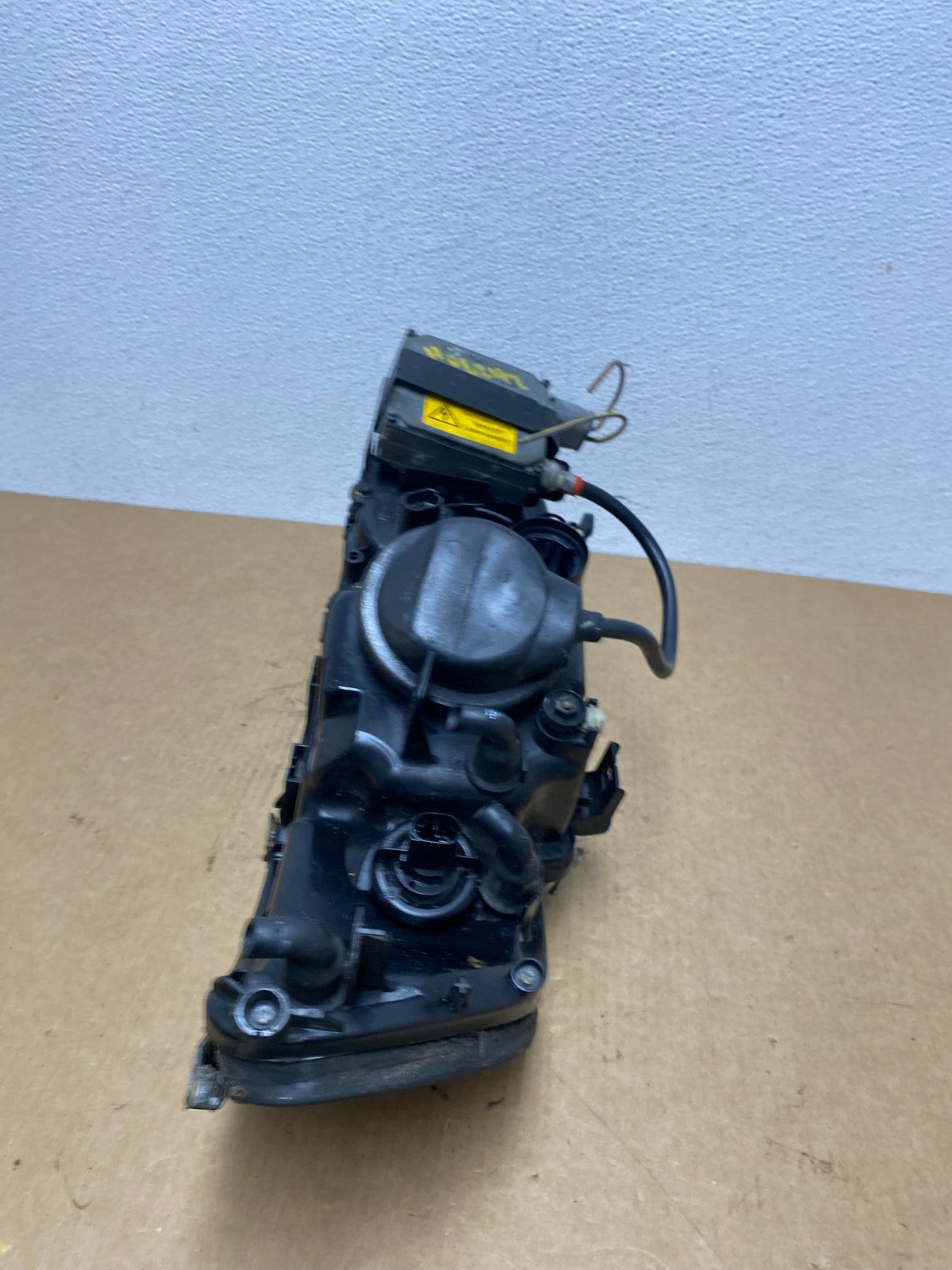 2001-2003 BMW E39 5 Series Headlight Right Passenger Side XENON OEM AC1779 DW6