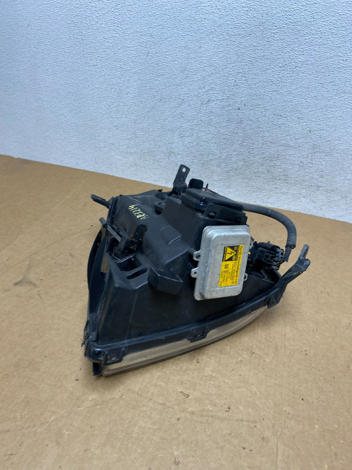 2007 - 2014 Cadillac Escalade Right Passenger Side Xenon HID Headlight AE3219 DW9