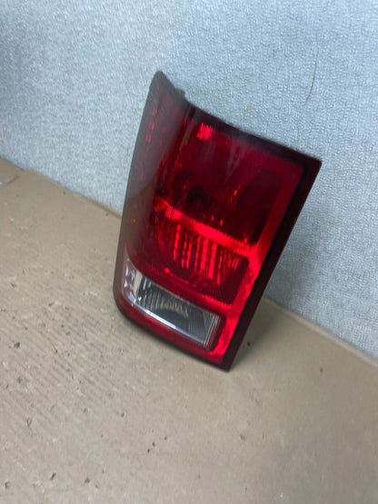 2007 2008 2009 2010 Jeep Grand Cherokee Left Driver Lh Tail Light Oem AB0015 LK1