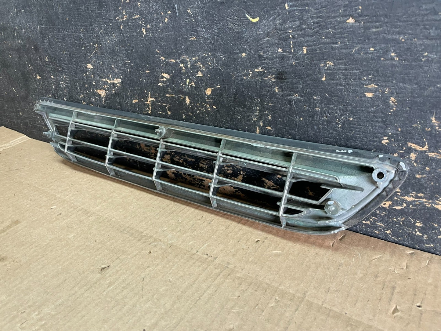 2000 to 2001 Lexus ES300 Front Grille Grill AB30925