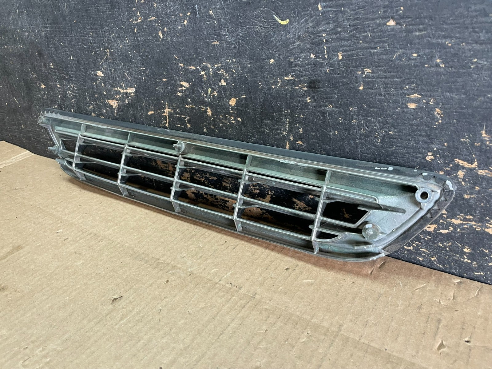 2000 to 2001 Lexus ES300 Front Grille Grill AB30925