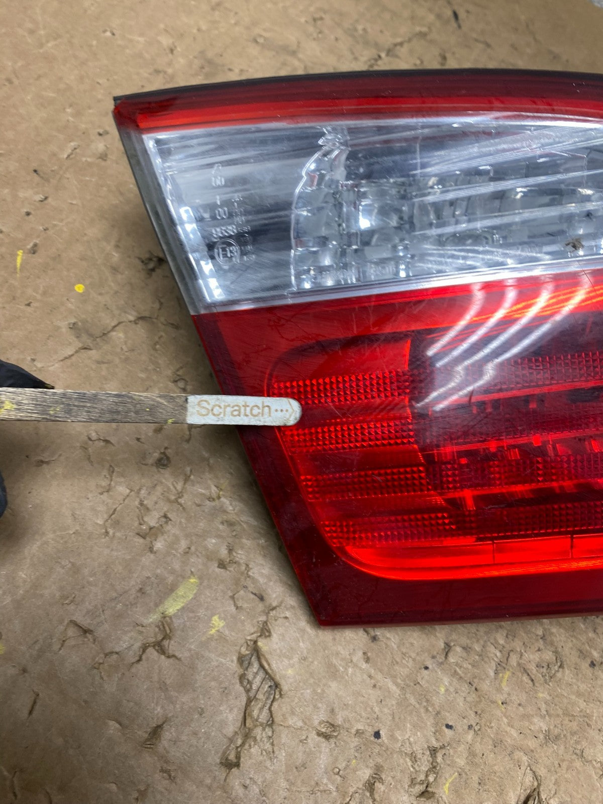 2000-2001 Infiniti i30 Left Driver Lh Side Tail Light Inner Oem V8524 DW4