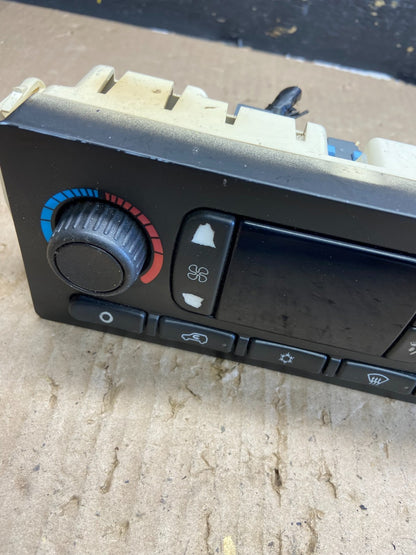 2003-2006 GMC Chevrolet  Envoy Trailblazer Climate Control A/C  Panel AB5585  DG1
