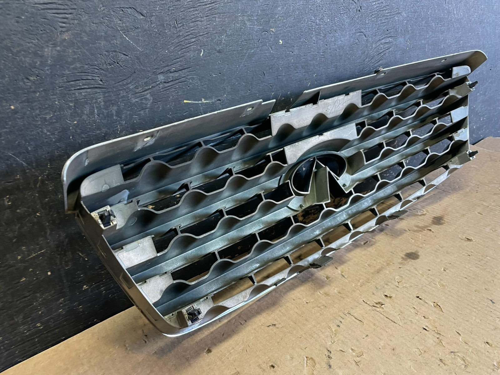 2003 2004 2005 Infiniti FX35 Grill Grille W/ Emblem Oem Y9701 DG6