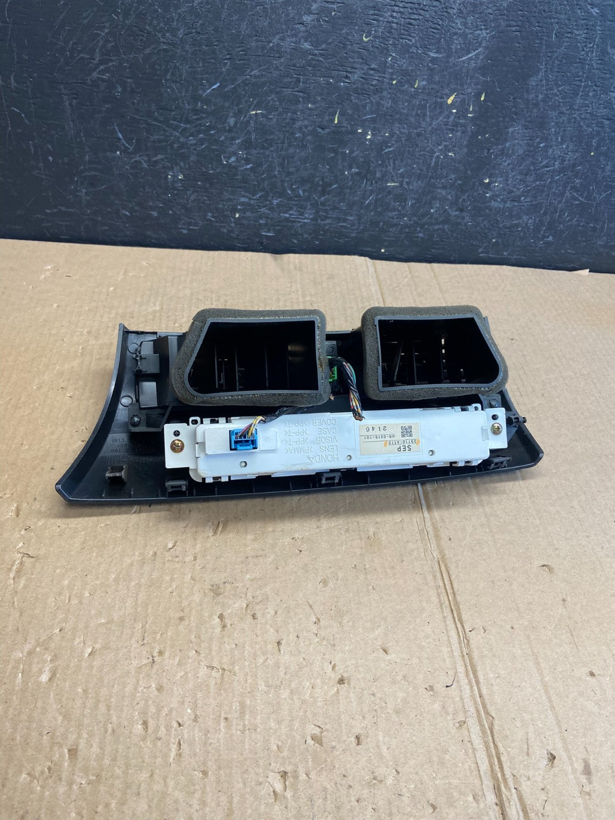 2004 to 2008 Acura TL Front Dash Dashboard AC Center Clock Air Vent AE4258 DG4