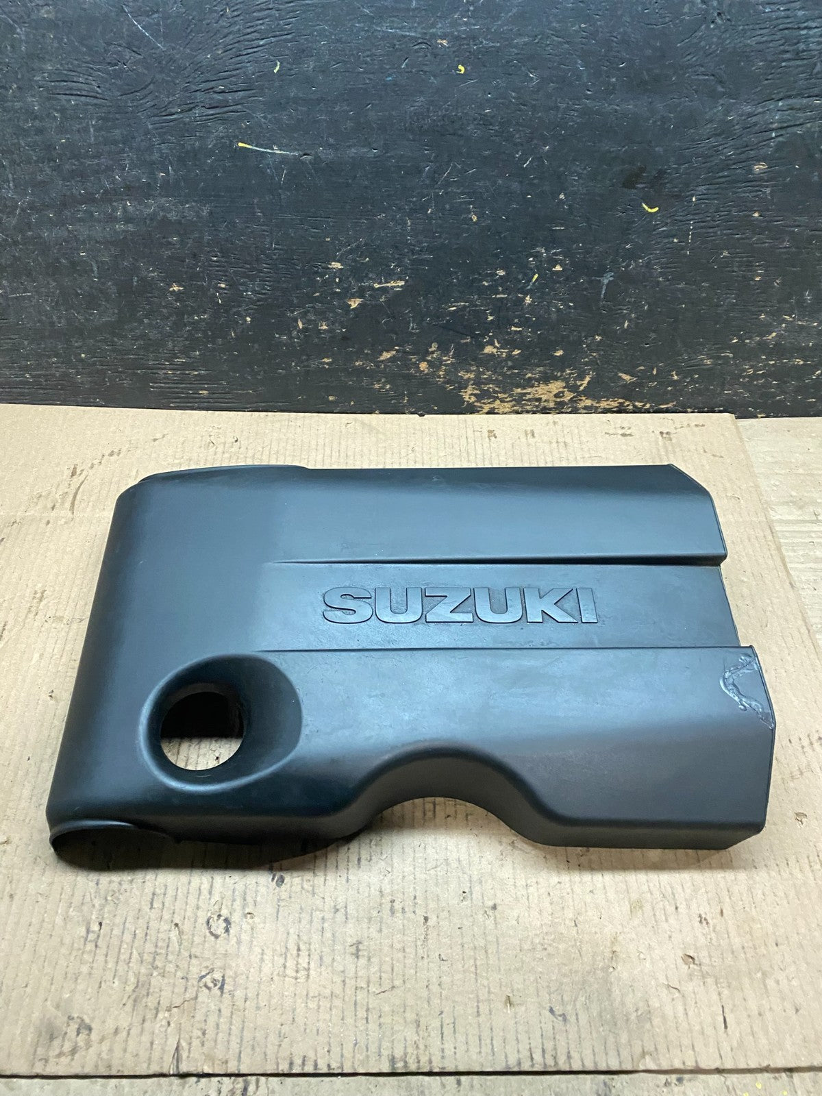 2009-2013 Suzuki Grand Vitara 2.4L Upper Top Engine Motor Dust Cover W5605 DG0