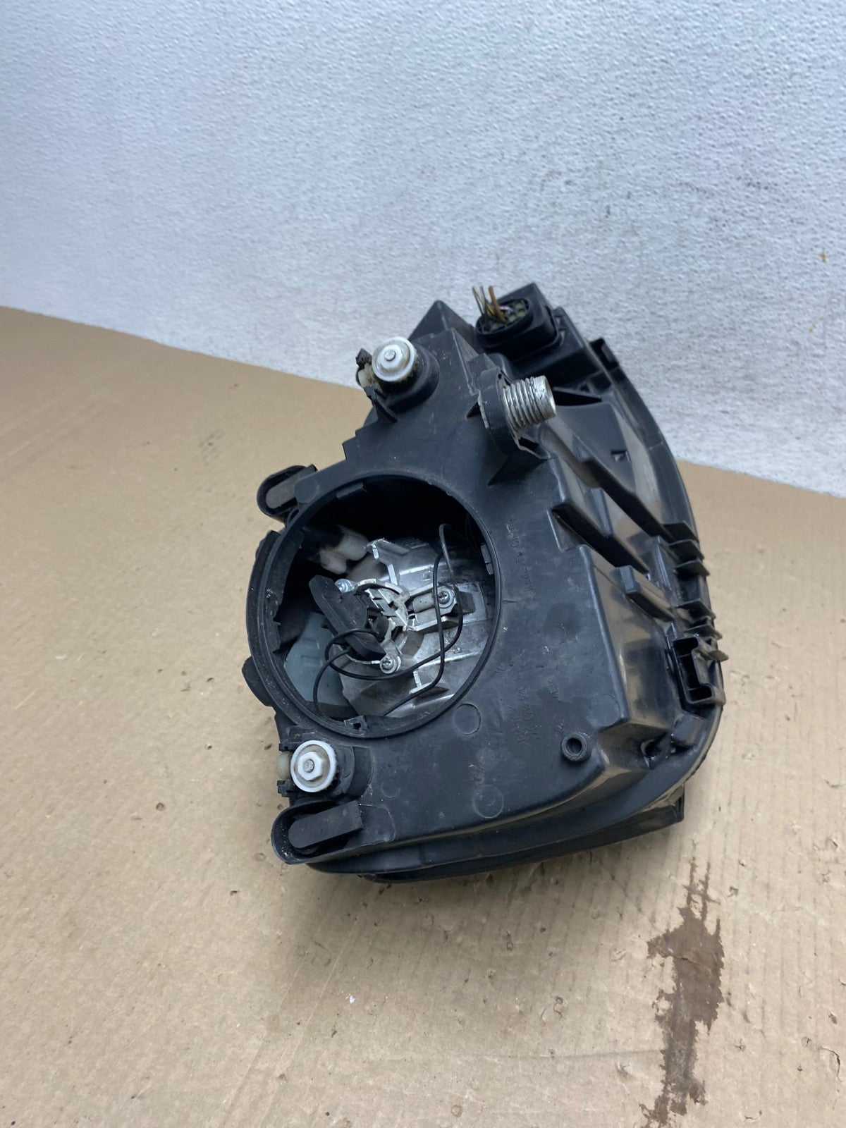 2011 to 2014 Volkswagen Jetta Left Driver LH Headlight Halogen AE9683 LK9