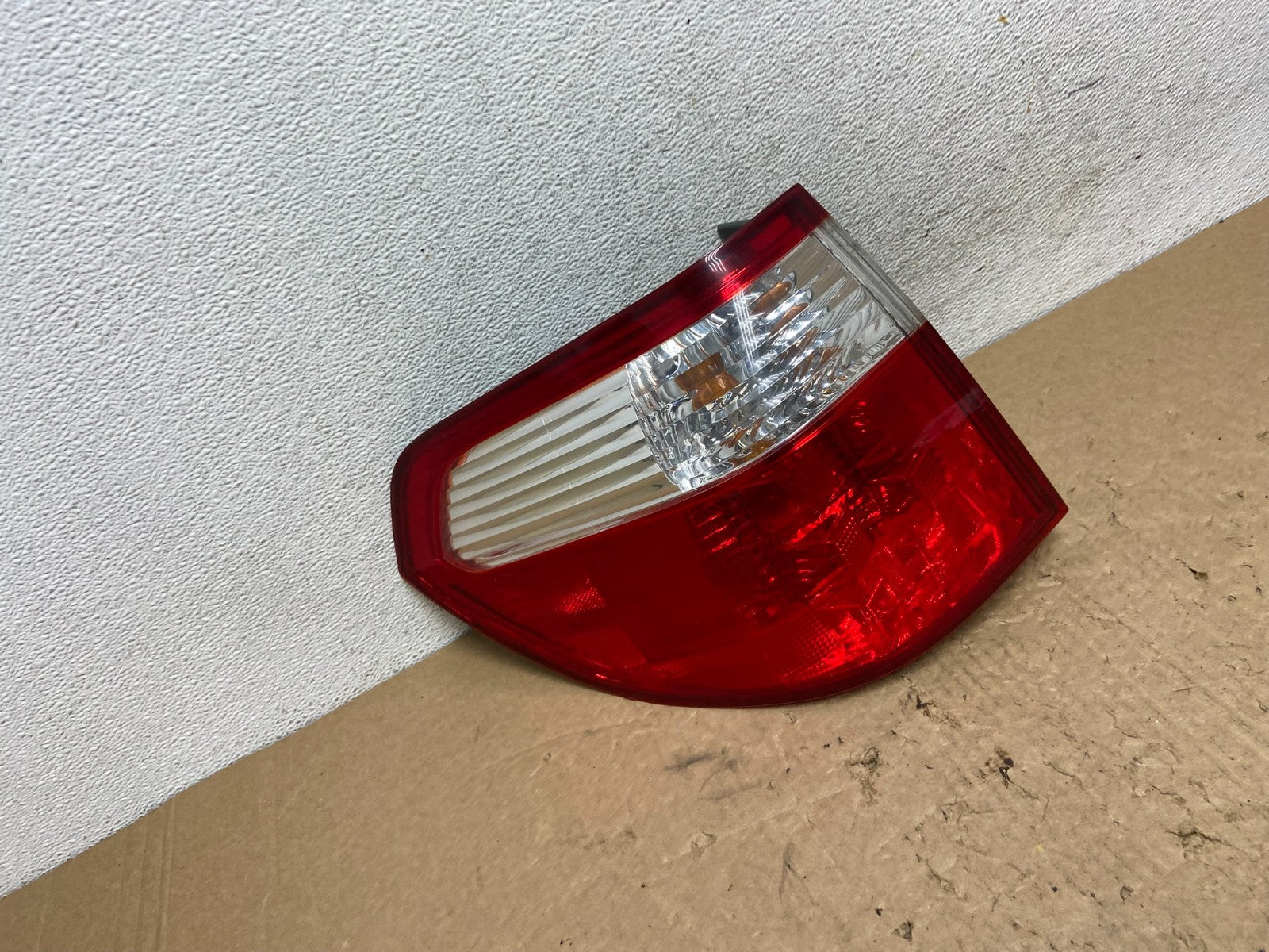 2005 2006 2007 Honda Odyssey Left Driver LH Side Tail Light DEPO AF8109 DW2