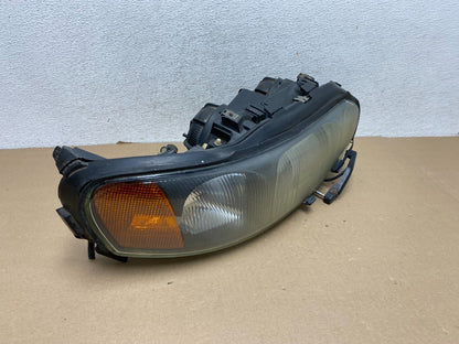 2001 to 2004 Volvo S60 Right Passenger Side Headlight Halogen AG3326 DW2