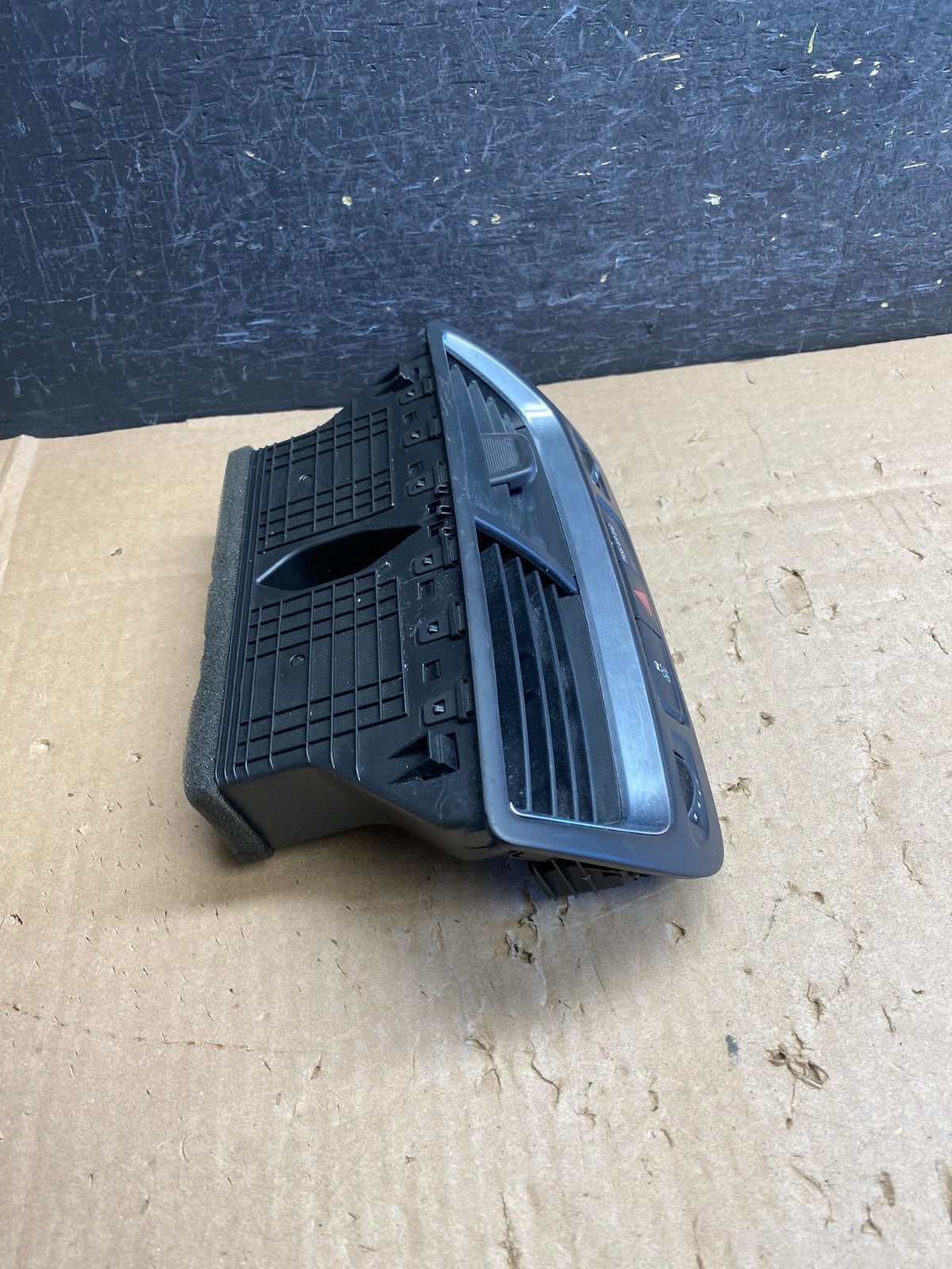 2013 to 2016 Buick Encore Dash Center Hazard Bezel Air Vent Trim AI6499 DW1