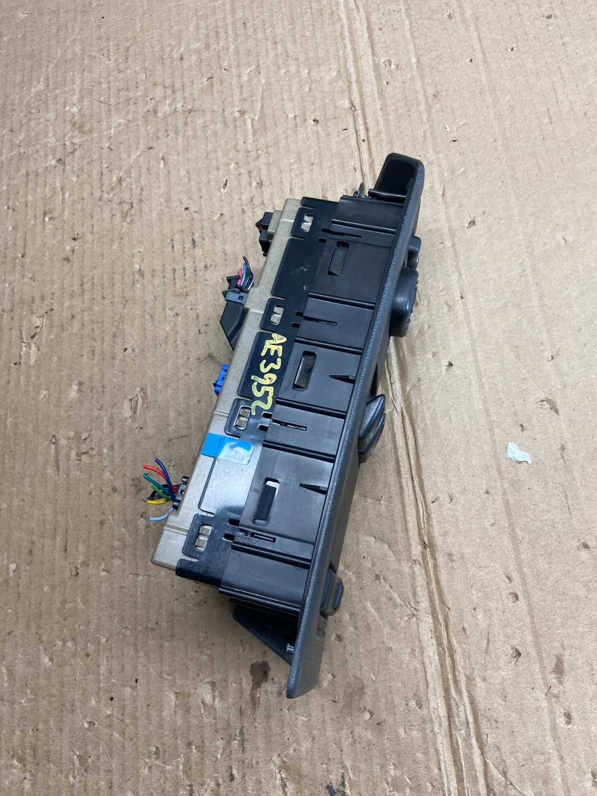 2003-2006 Chevrolet Silverado Driver Side Master Window Switch AE3952 DG2