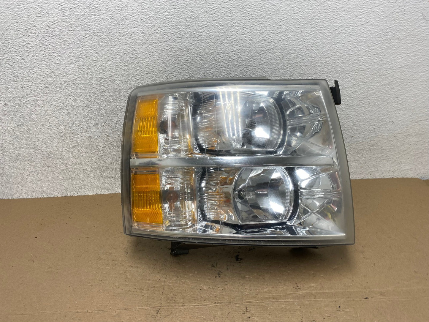 2007 to 2014 Chevrolet Silverado Right Passenger RH Side Headlight AF4645 LK0