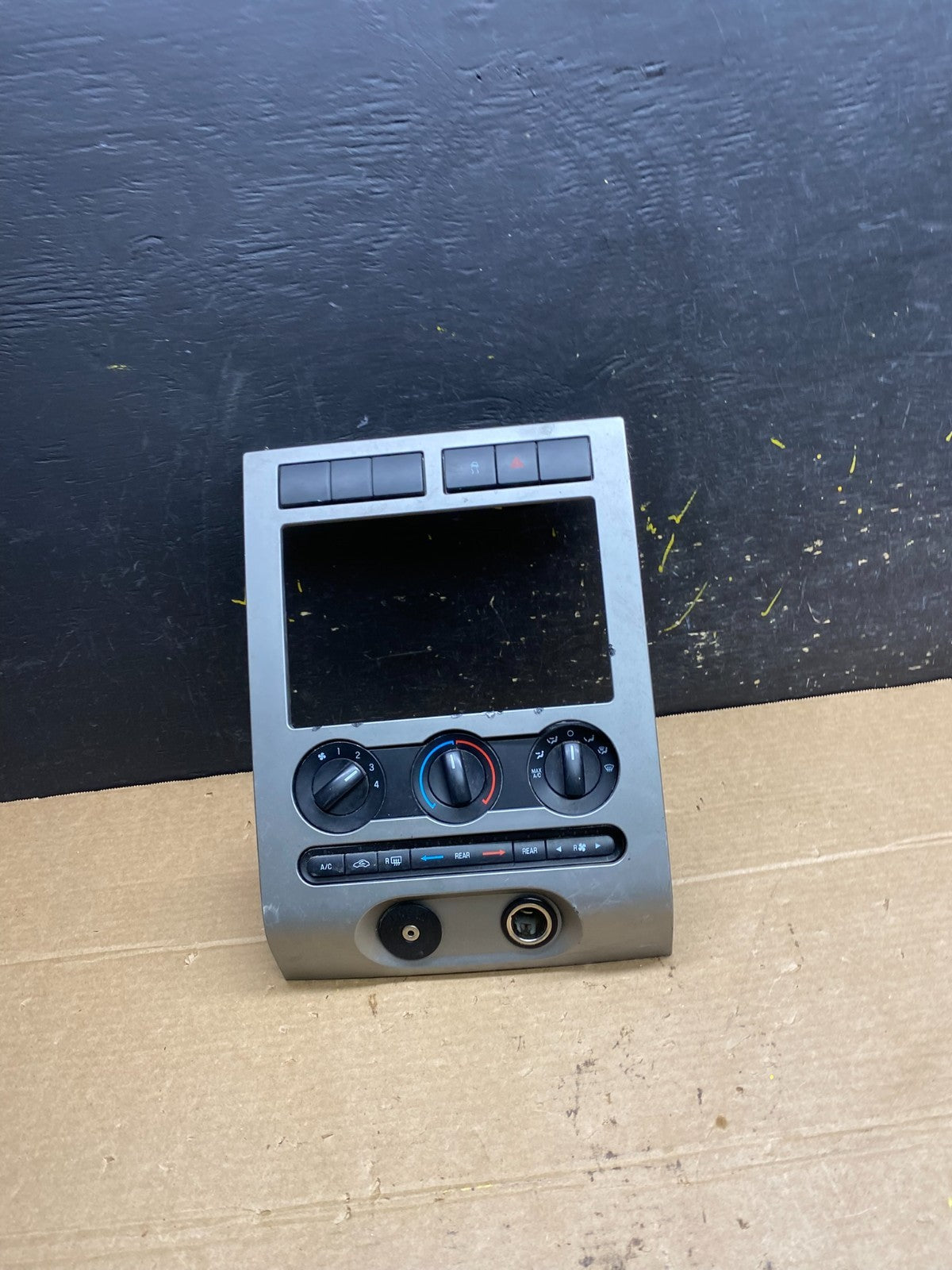 2007 to 2014 Ford Expedition Temperature Climate Control w/ Radio Bezel W6627 DG0