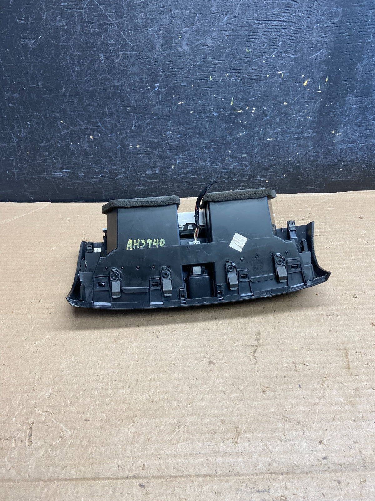 2004 to 2008 Acura TL Front Dash Dashboard AC Center Clock Air Vent AH3940 DG4