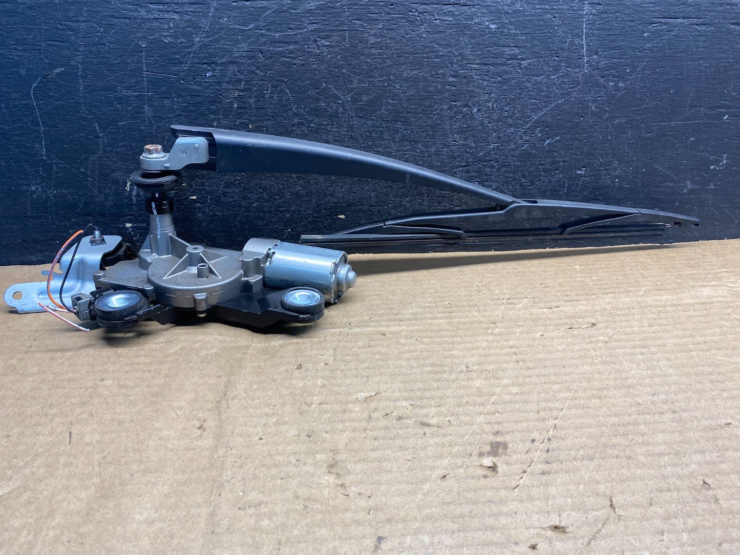 2004 to 2009 Mazda 3 Windshield Rear Wiper Motor ad9838 DG1