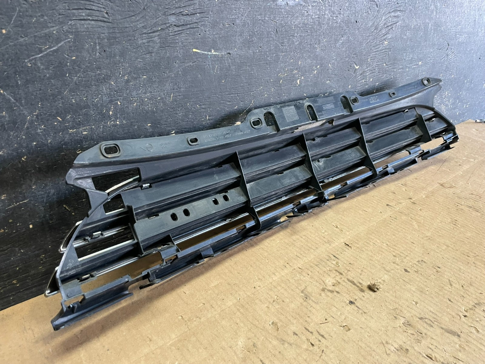 2007 to 2011 Mini Cooper Clubman Front Bumper Center Grille Grill AA5950  DG4