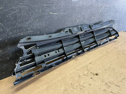 2007 to 2011 Mini Cooper Clubman Front Bumper Center Grille Grill AA5950  DG4