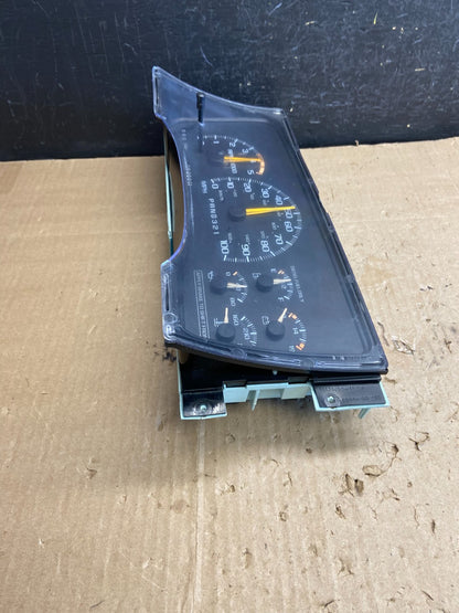 1995-1999 Silverado/Sierra/Yukon/Tahoe Speedometer Instrument Cluster ae1889 DG2