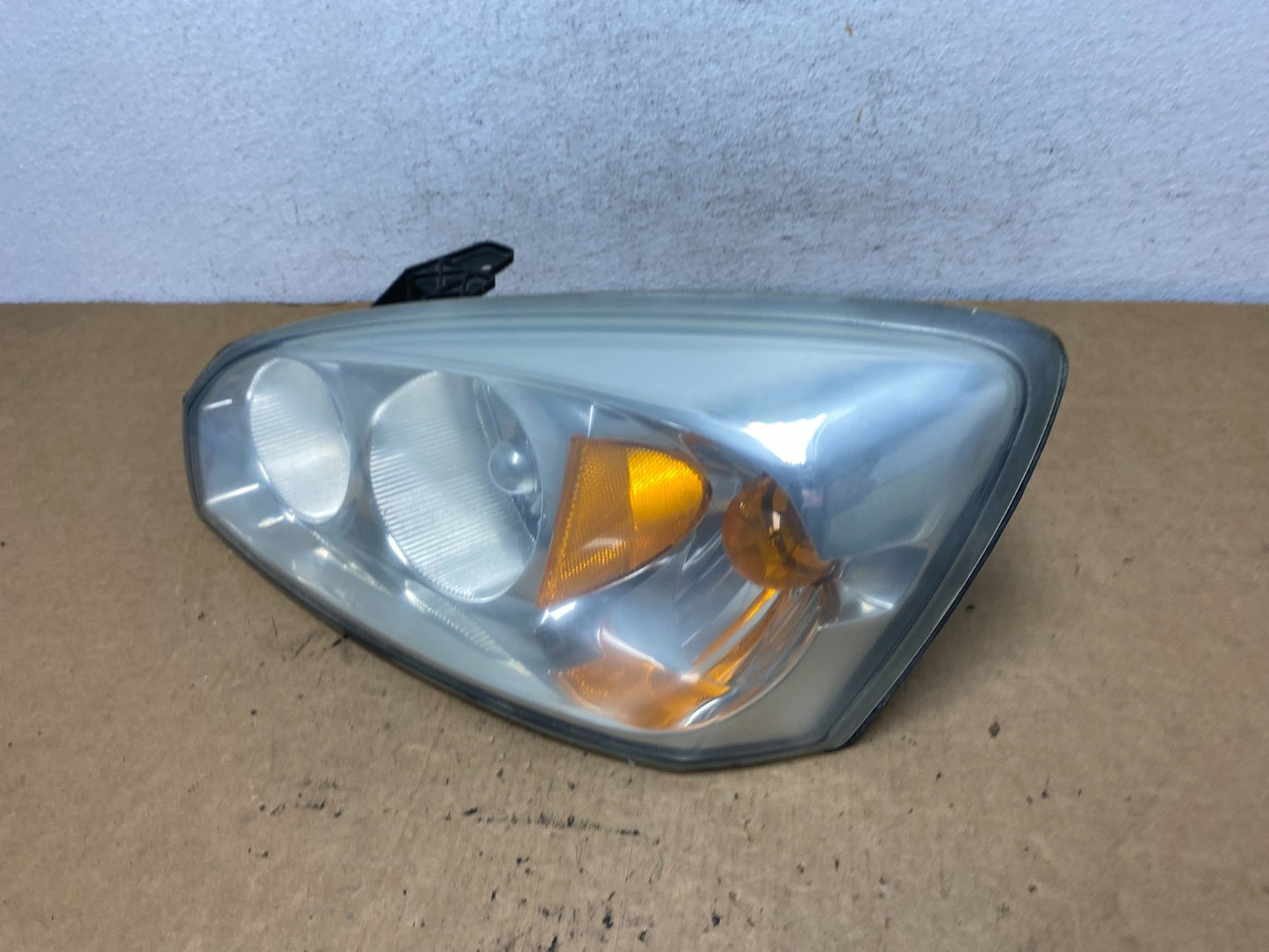 2004 to 2007 Chevrolet Malibu Left Driver LH Headlight AD5217 DW1
