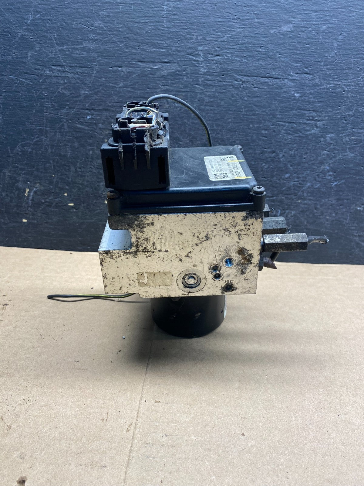 2009 Ford E-150 E150 E250 E350 ABS Anti-Lock Brake Pump Module AE9989 DG4