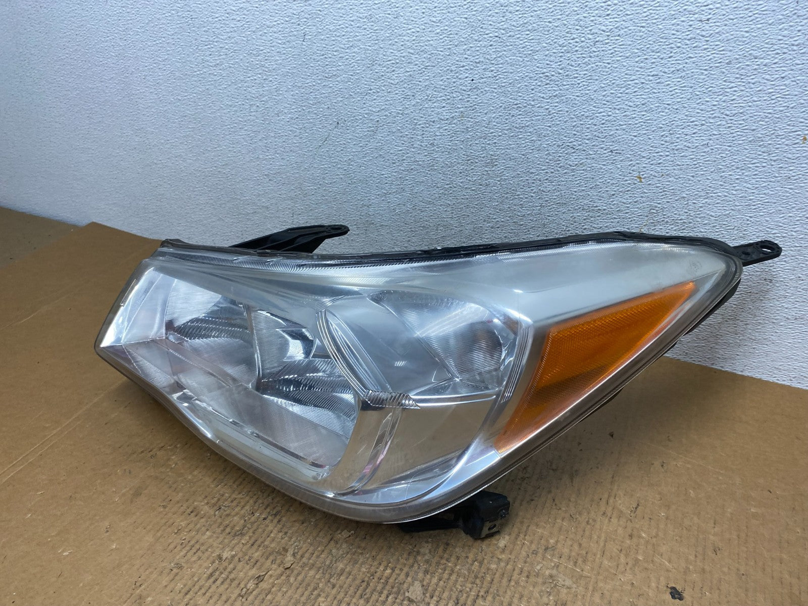 2014 to 2016 Subaru Forester Left Driver LH Headlight Halogen TYC AE2706 DW1