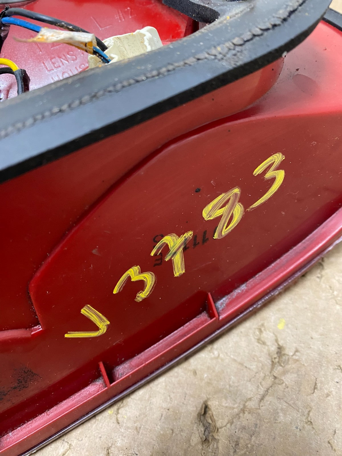 1999 2000 2001 Hyundai Sonata Left Driver Lh Side Tail Light Oem V3783 DW9