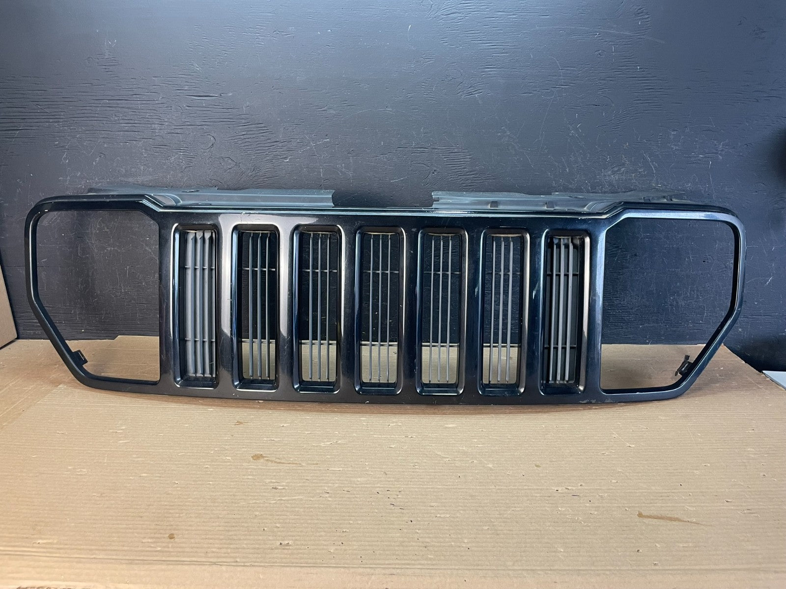 2008 to 2012 Jeep Liberty Front Upper Grill Grille AF3332 DW0