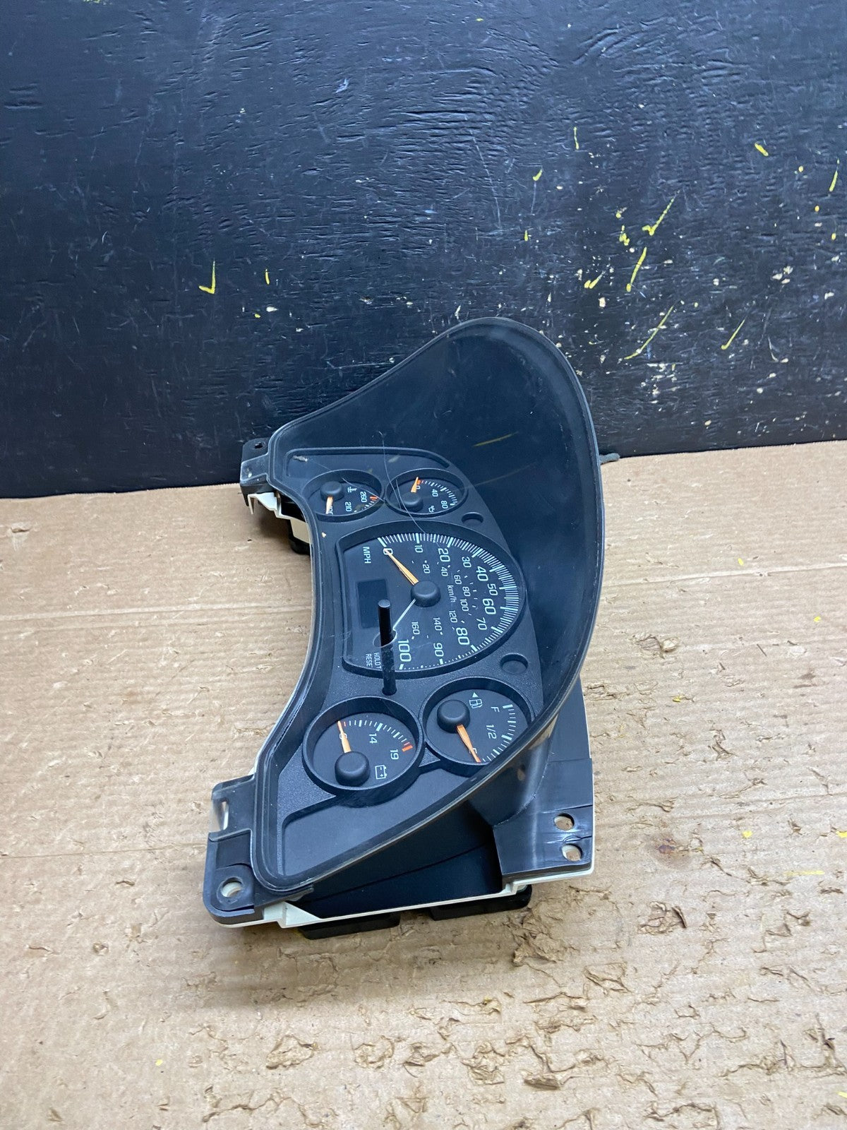 2004 to 2007 Chevrolet Express Speedometer Cluster Gauge OEM W3380 DG3