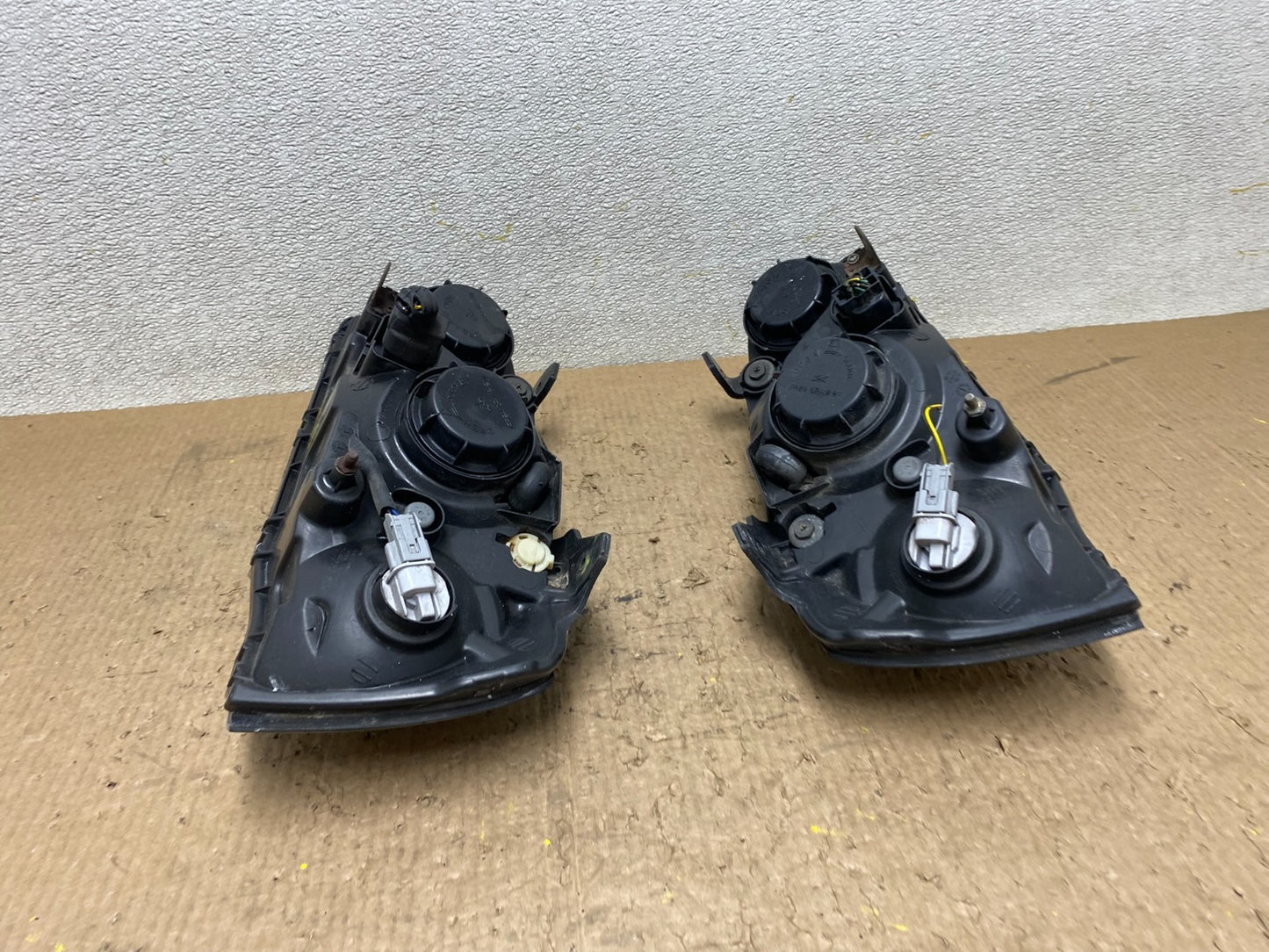 2004 2005 2006 Hyundai Elantra Left+Right Set Halogen Headlights W7978 DW11