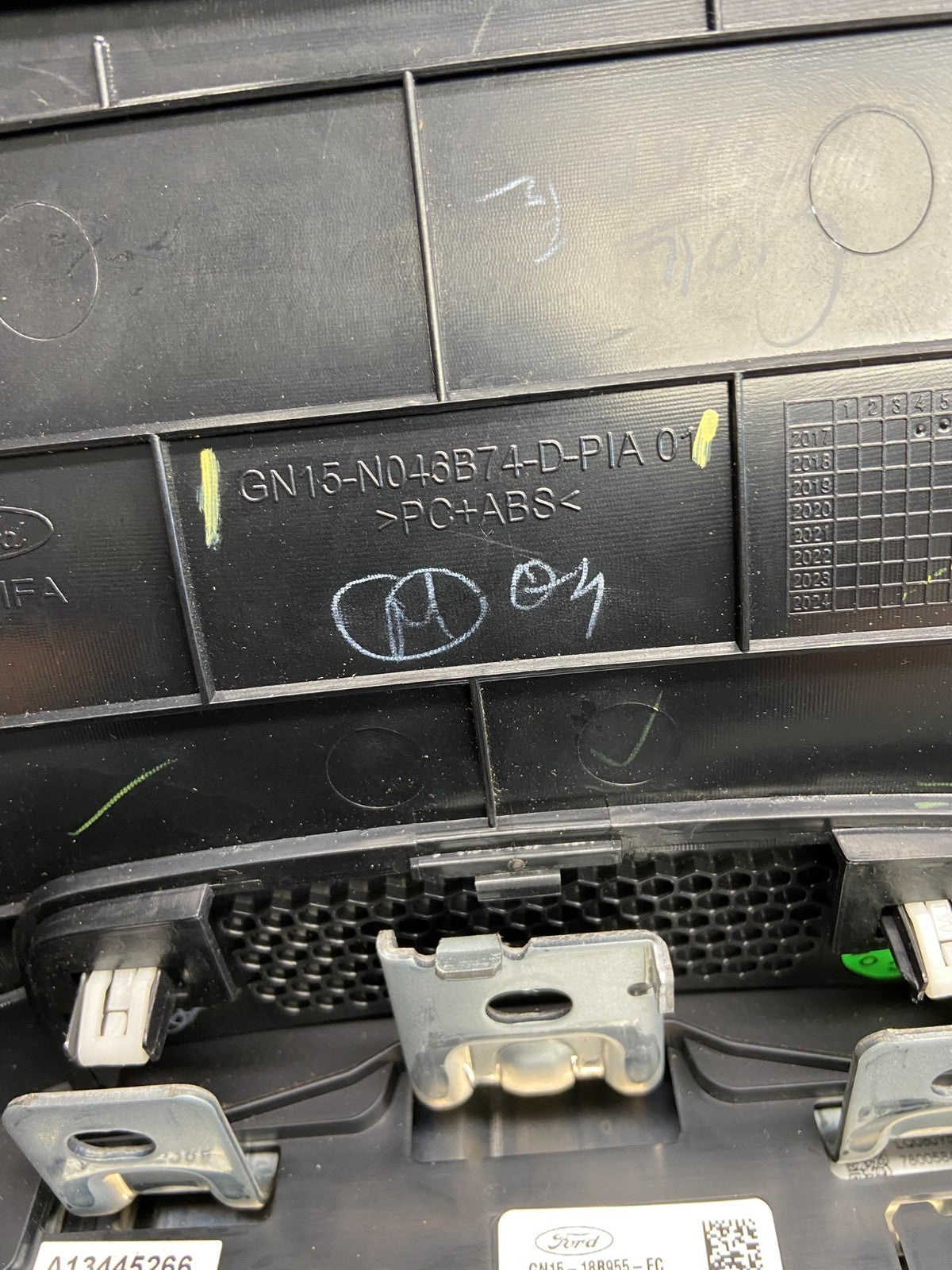 2018 to 2019 Ford Ecosport Radio 6.5" Display Screen AG51496