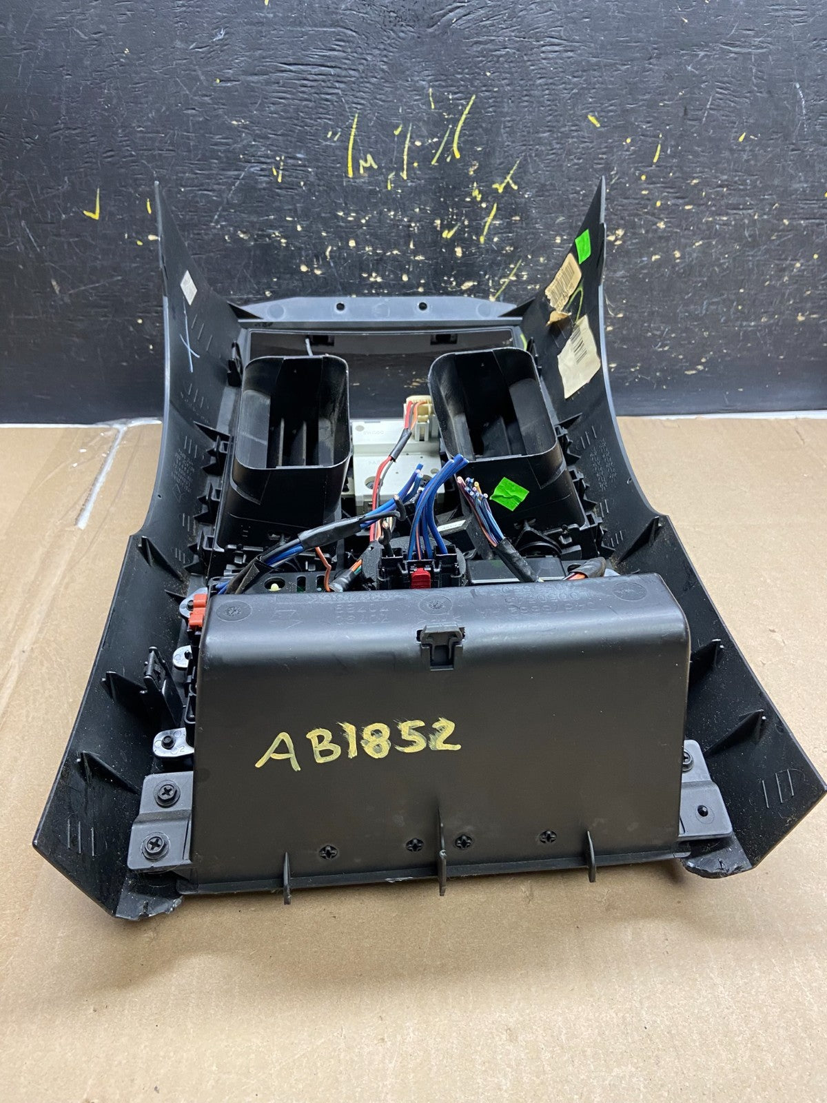 2008-2010 Dodge Grand Caravan  A/C Climate Control Unit Bezel Trim Oem AB1852 DG4