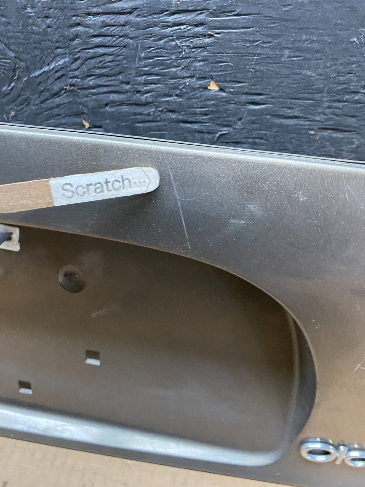 1999 to 2004 Oldsmobile Alero Trunk Lid License Plate Panel G3242 DG14