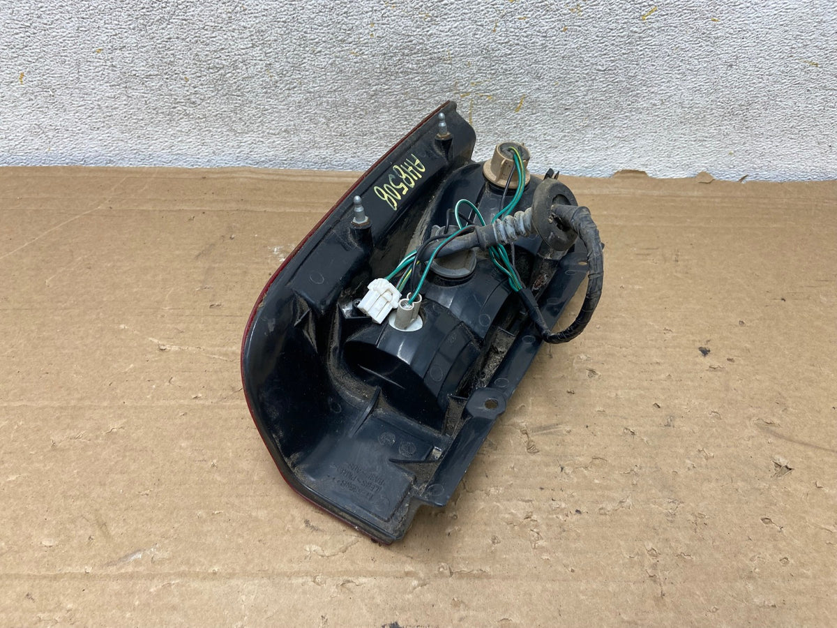 2002 2003 2004 Nissan Xterra Left Driver Side Tail Light AH8508 LK3