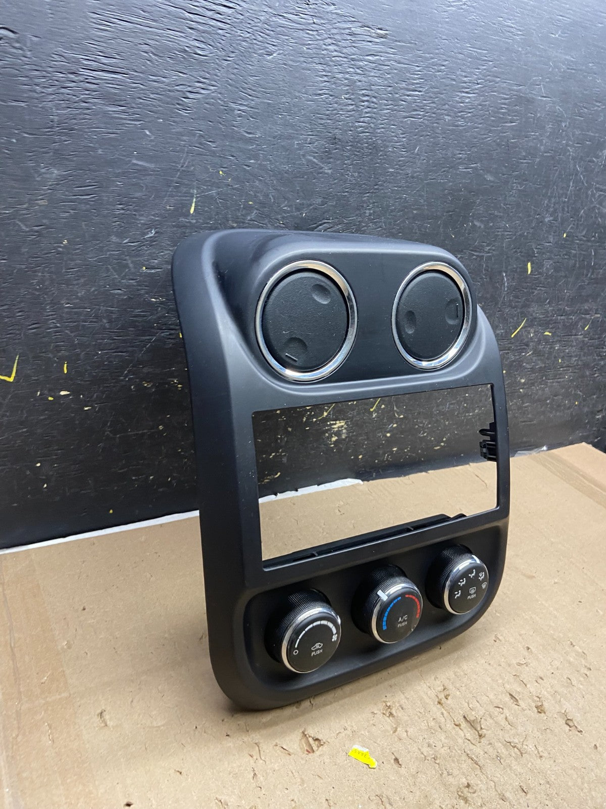 2011 to 2017 Jeep Compass Dash Climate Temperature Control Radio Bezel AB5423 DG2