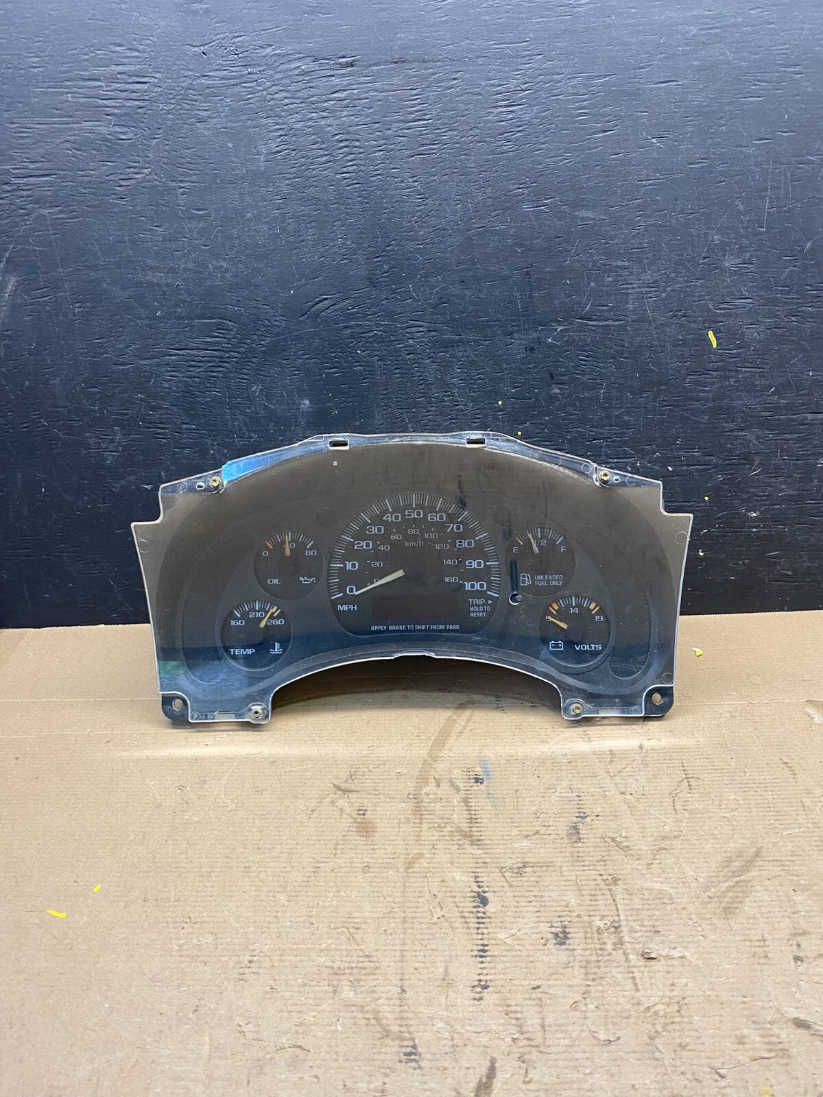 2001 to 2002 Chevrolet Express Speedometer Cluster Gauge N7571 PS0