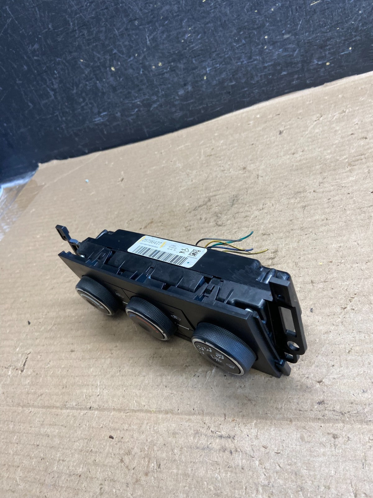 2007 - 2009 Chevrolet Silverado Gmc Sierra A/C Heater Climate Control AH3808 DG2