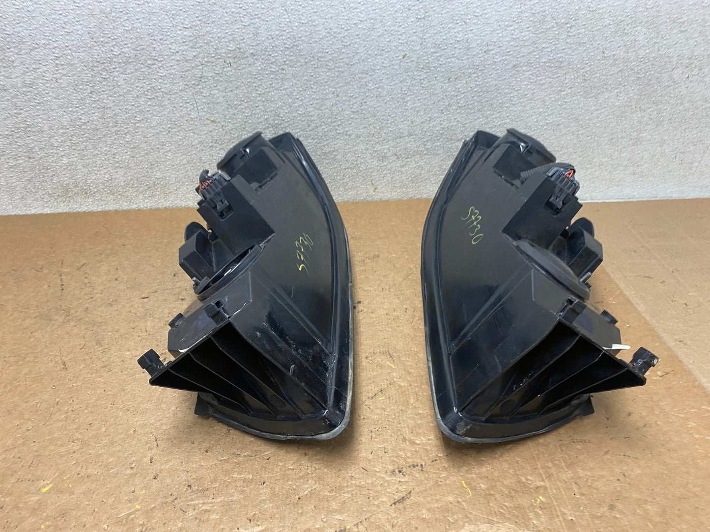 2000 to 2005 Chevrolet Impala Left+Right Set Headlights Halogen S7730 DW9