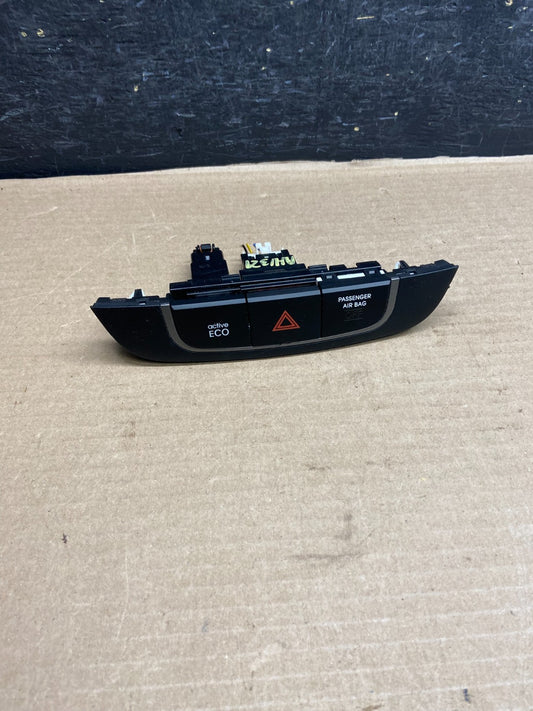 2010 - 2013 Hyundai Tucson Dash Dashboard Center Warning Hazard Switch AH1329 DG0