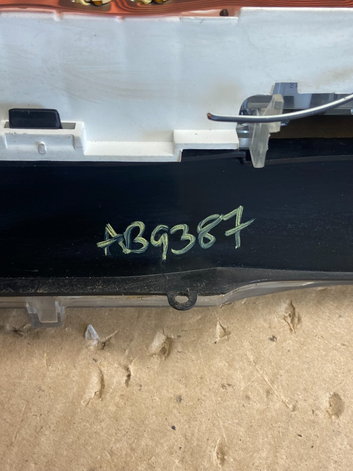 2001-2002 Ford Econoline E250 E350 Van Speedometer Instrument Cluster AB9387 DG8