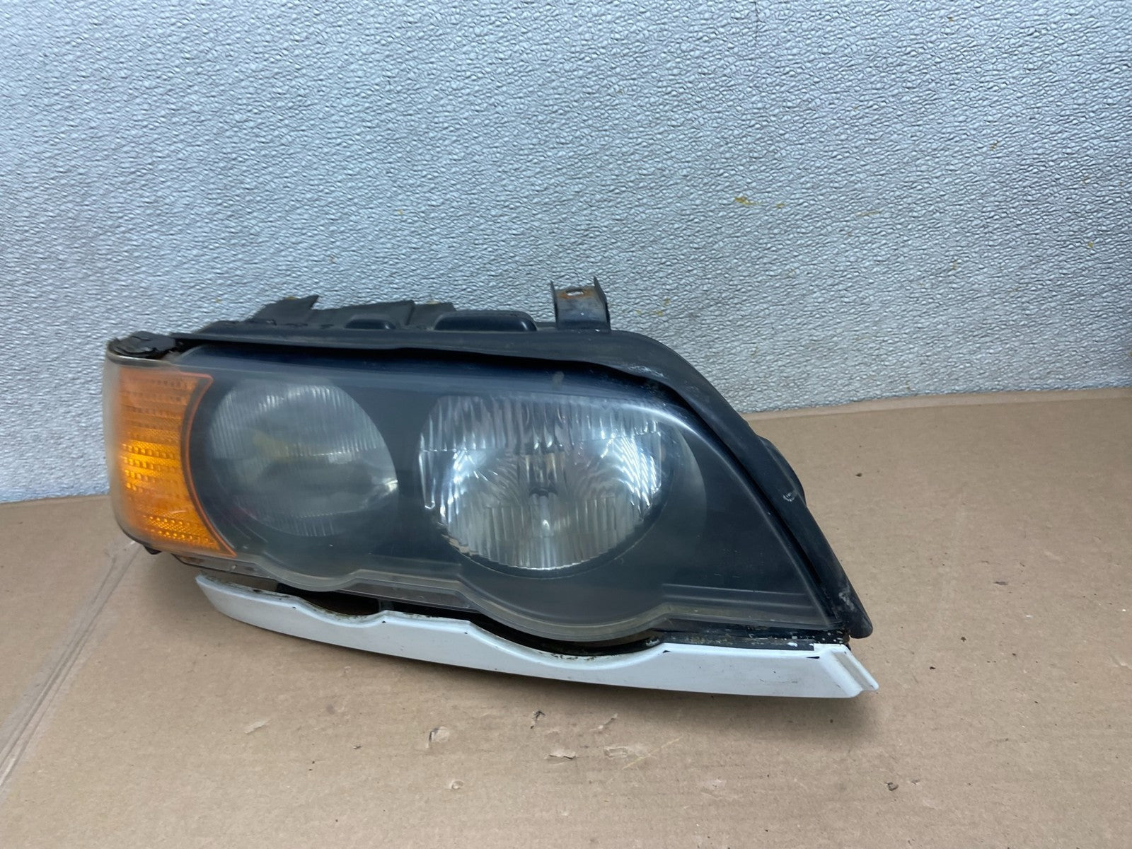 2000-2003 Bmw X5 E53 Headlight Right Passenger Rh Side Halogen OEM AA9892 DW1