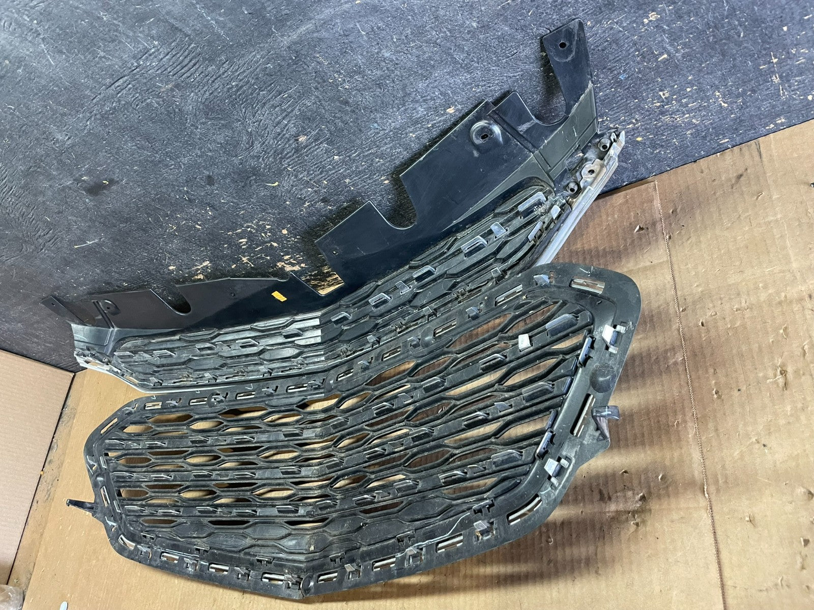 2016-2017 Chevrolet Equinox Front Upper Lower Grille Bumper Grill Set AB2851 DG5