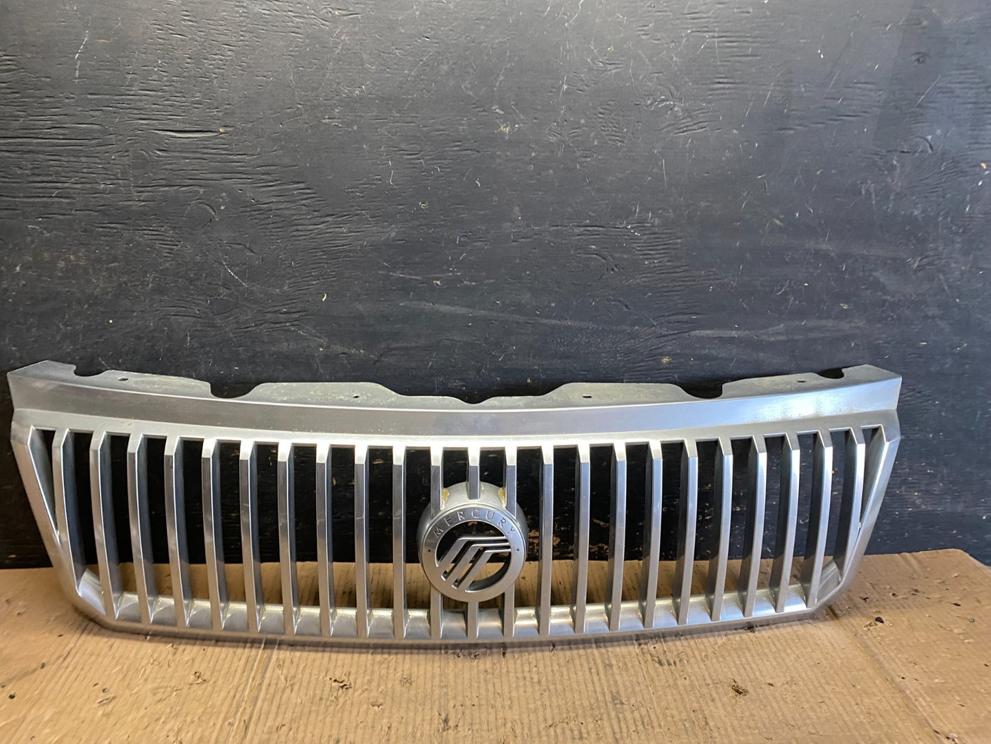 2002 to 2005 Mercury Mountaineer Front Upper Grill Grille Oem S9716 DG0